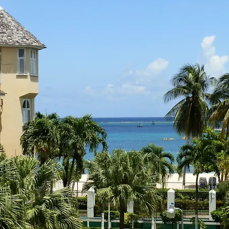 Sandcastle Resort Apartment E9