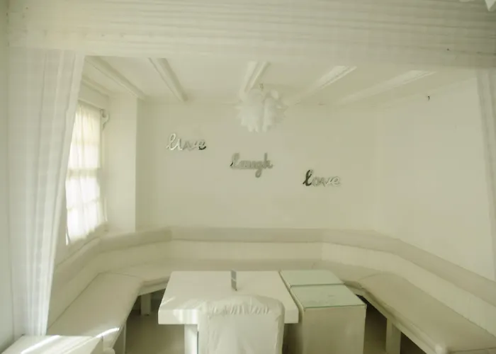 Sandcastle E9 Aparthotel