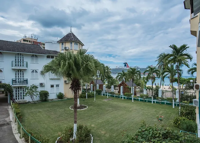 Sandcastle E9 Aparthotel