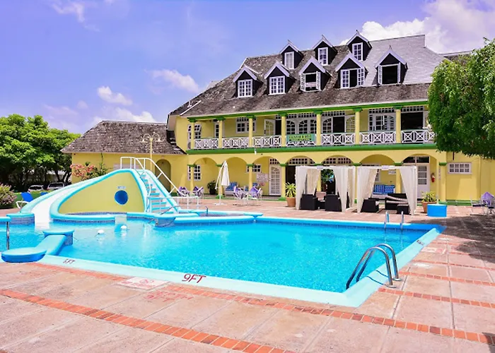 Sandcastle E9 Aparthotel 3*