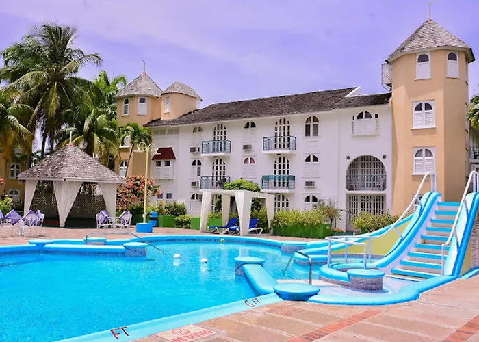 Sandcastle E9 Aparthotel 3*